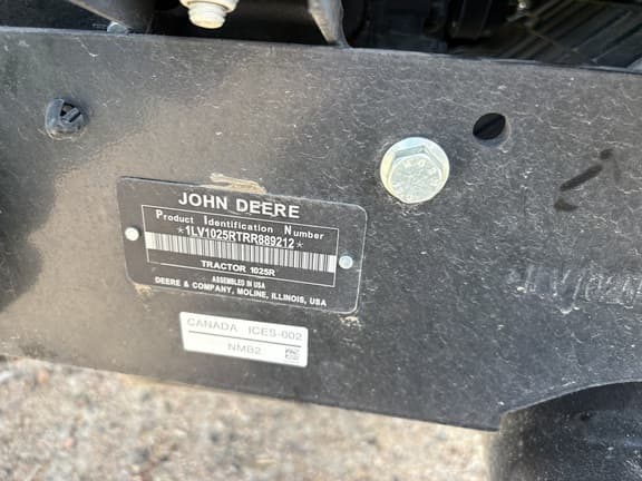 Image of John Deere 1025R equipment image 4