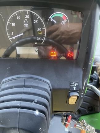 Image of John Deere 1025R equipment image 4
