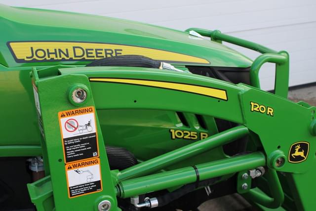 Image of John Deere 1025R equipment image 3