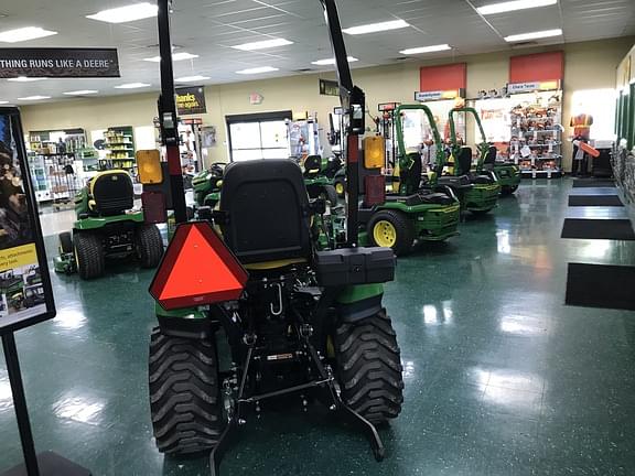 Image of John Deere 1025R equipment image 3