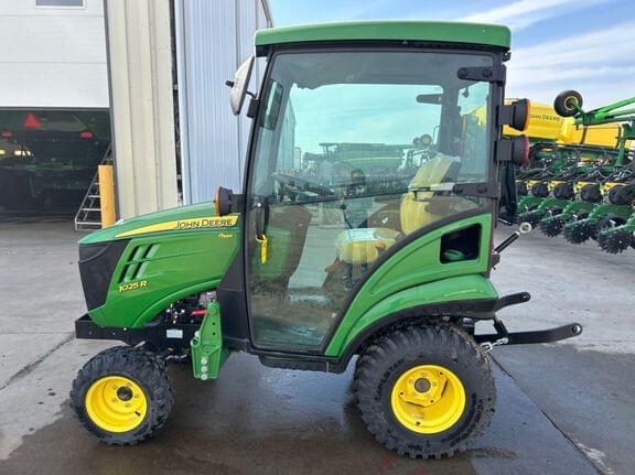 Image of John Deere 1025R equipment image 2