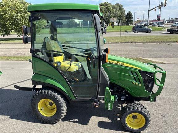 Image of John Deere 1025R equipment image 1