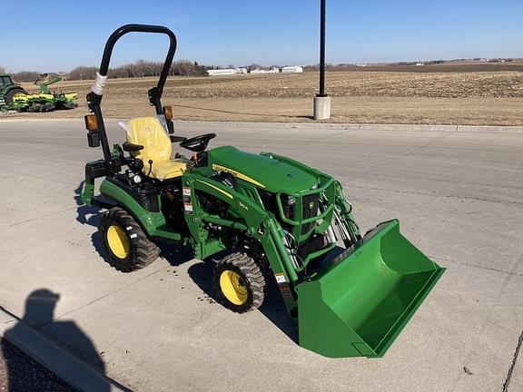 Image of John Deere 1025R equipment image 3