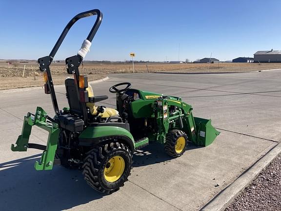 Image of John Deere 1025R equipment image 4