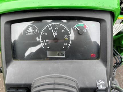 Image of John Deere 1025R equipment image 3