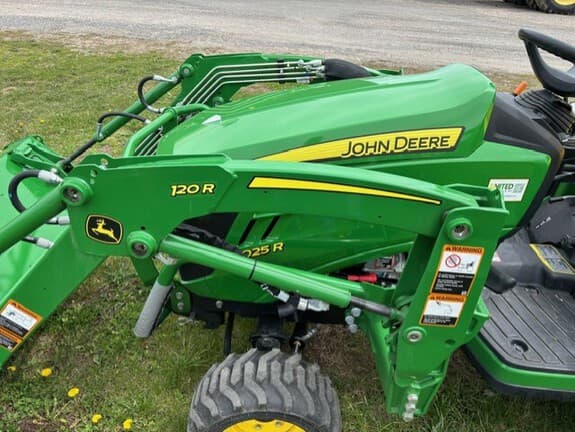 Image of John Deere 1025R equipment image 4