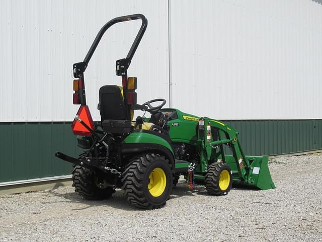 Image of John Deere 1025R equipment image 4