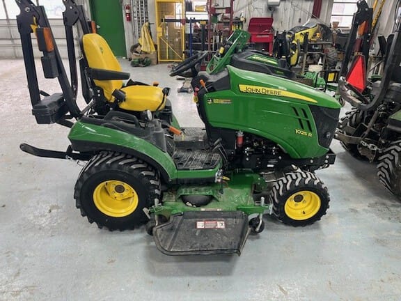 2024 John Deere 1025R Equipment Image0