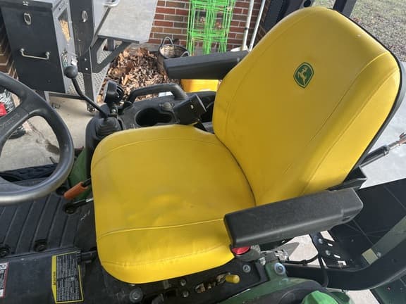 Image of John Deere 1025R equipment image 4
