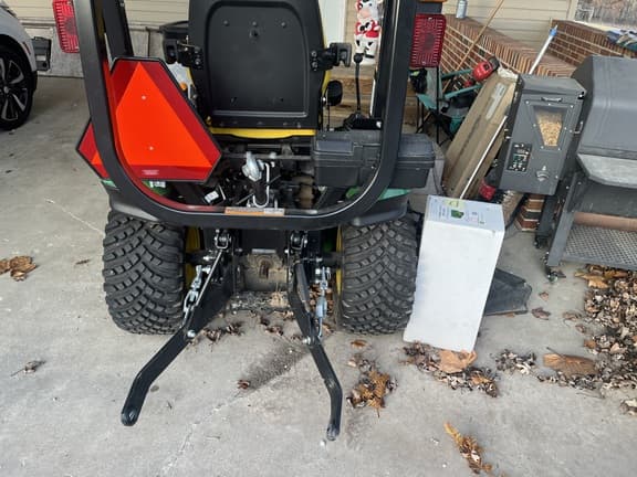 Image of John Deere 1025R equipment image 3