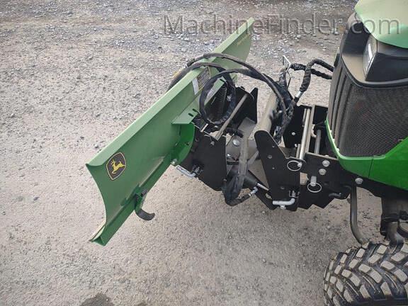 Image of John Deere 1025R equipment image 4