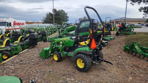Image of John Deere 1025R equipment image 2