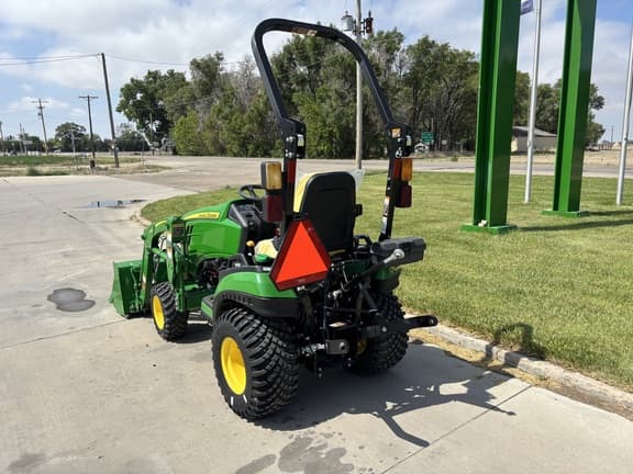 Image of John Deere 1025R equipment image 4