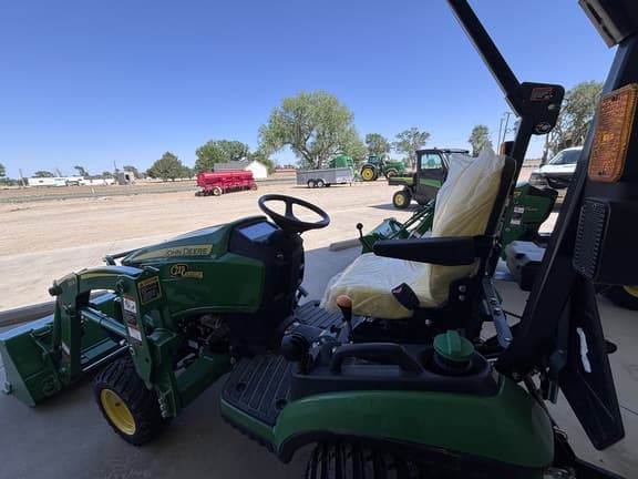 Image of John Deere 1025R equipment image 3