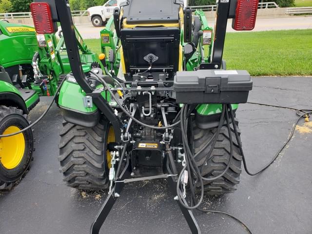 Image of John Deere 1025R equipment image 4