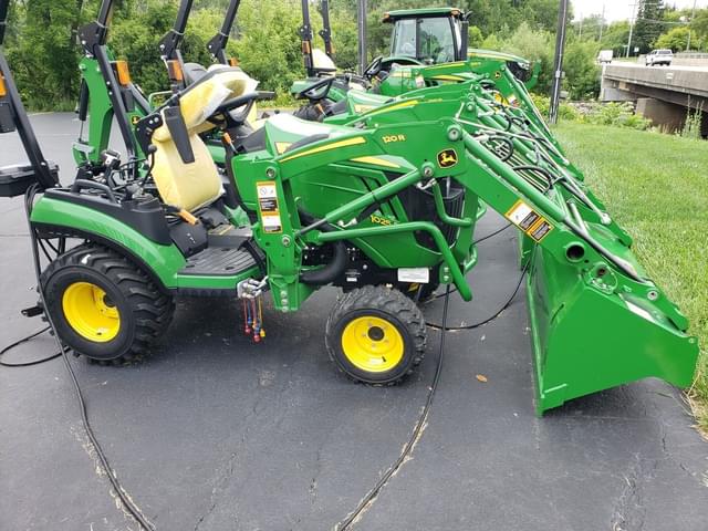 Image of John Deere 1025R equipment image 2