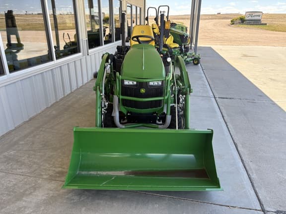 Image of John Deere 1025R equipment image 2