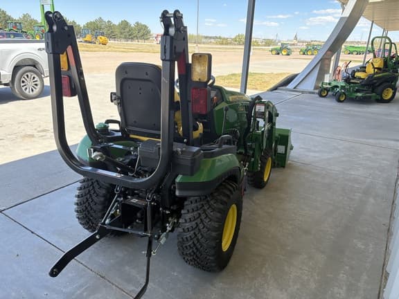 Image of John Deere 1025R equipment image 4