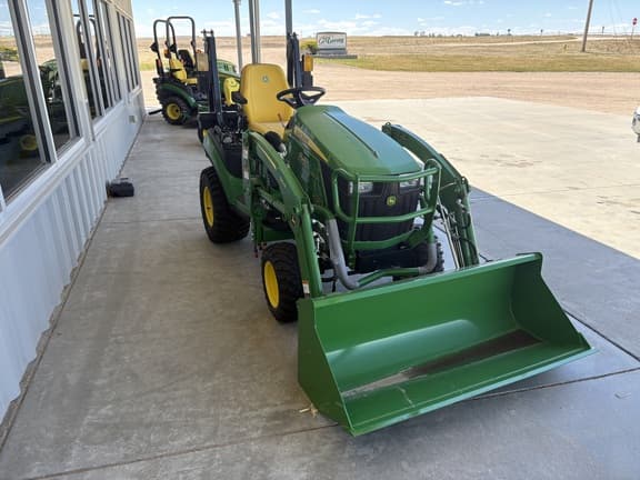 Image of John Deere 1025R equipment image 3