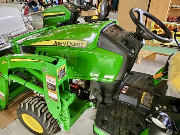 2024 John Deere 1025R Equipment Image0