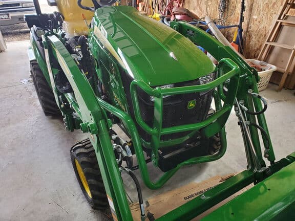 Image of John Deere 1025R equipment image 2