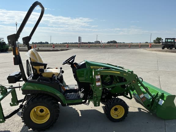 Image of John Deere 1025R equipment image 4