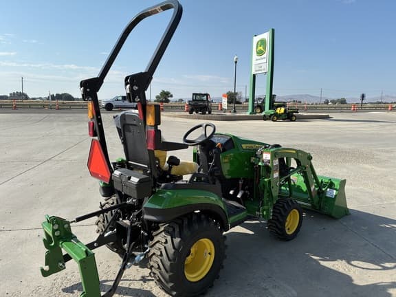 Image of John Deere 1025R equipment image 3