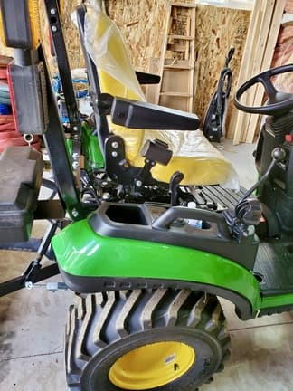 Image of John Deere 1025R equipment image 4