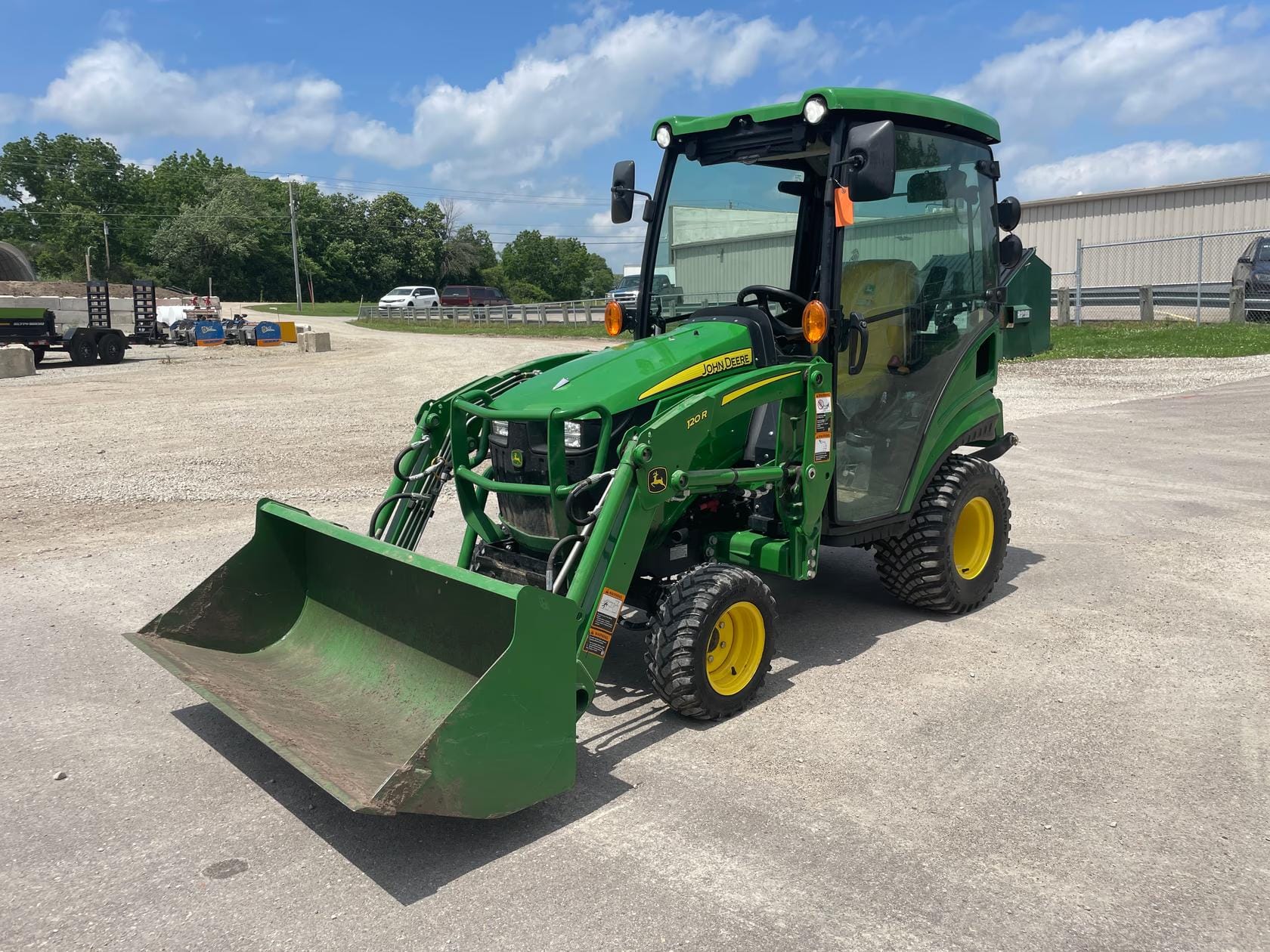 2024 John Deere 1025R Equipment Image0
