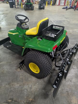 Image of John Deere 1200A equipment image 1