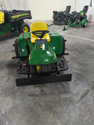 Image of John Deere 1200A equipment image 4