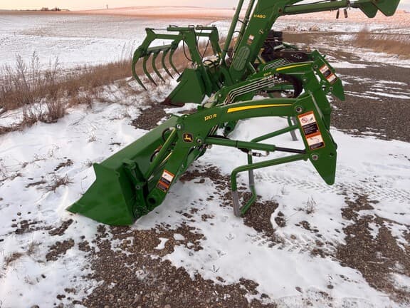 Image of John Deere 120R Image 1