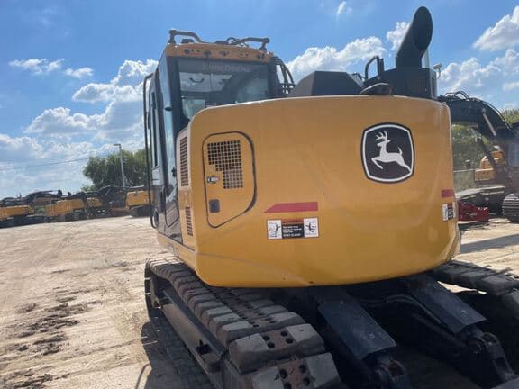Image of John Deere 135P equipment image 1