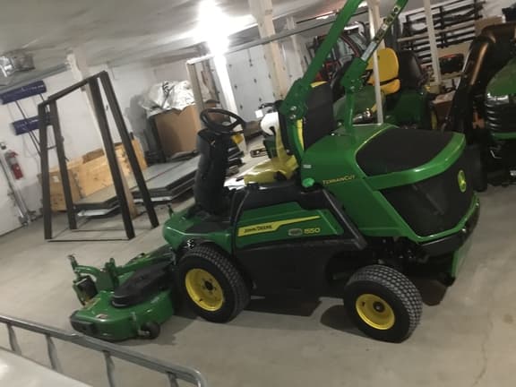 Image of John Deere 1550 equipment image 2