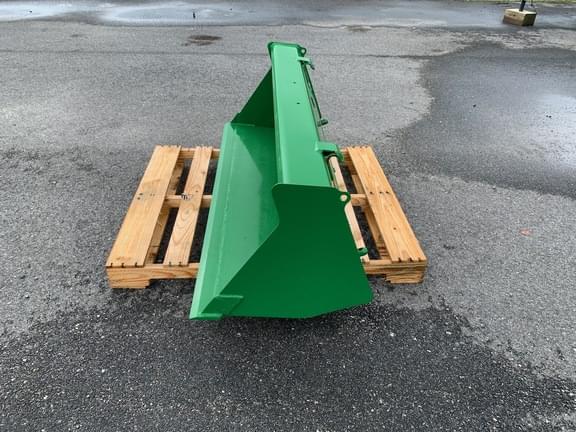 Image of John Deere Bucket equipment image 2