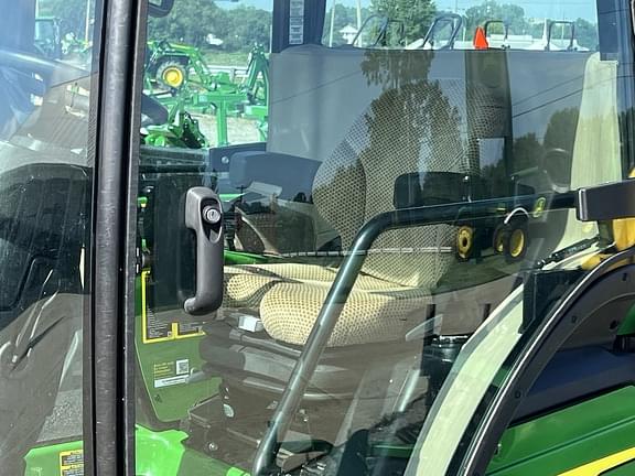 Image of John Deere 1575 equipment image 4