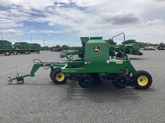 Image of John Deere 1590 Primary image