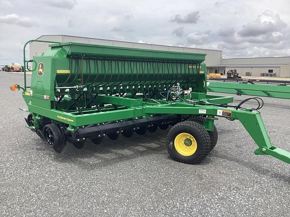 Image of John Deere 1590 equipment image 1