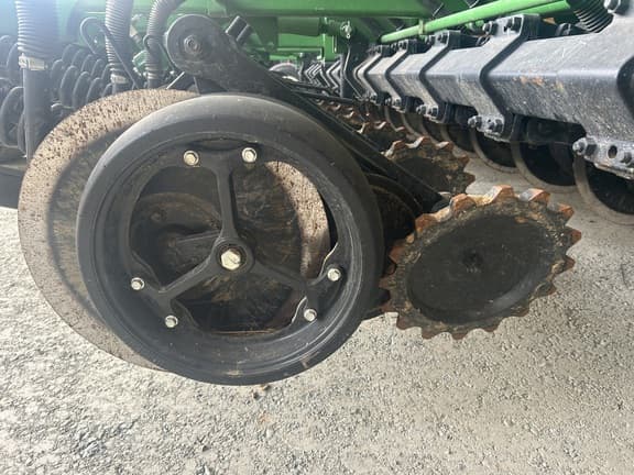 Image of John Deere 1590 equipment image 3