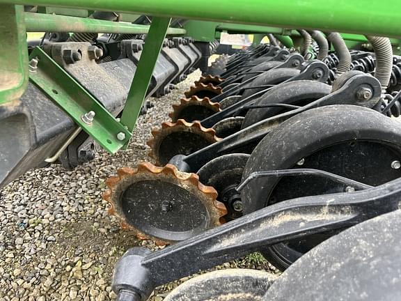 Image of John Deere 1590 equipment image 4
