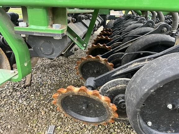 Image of John Deere 1590 equipment image 3