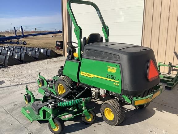 Image of John Deere 1600 Turbo equipment image 2