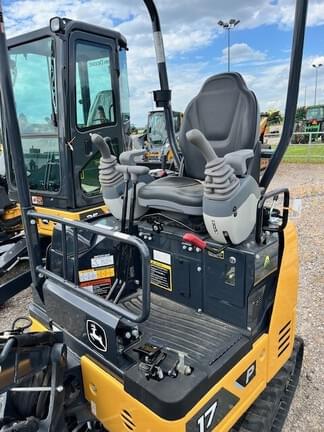 Image of John Deere 17P equipment image 2