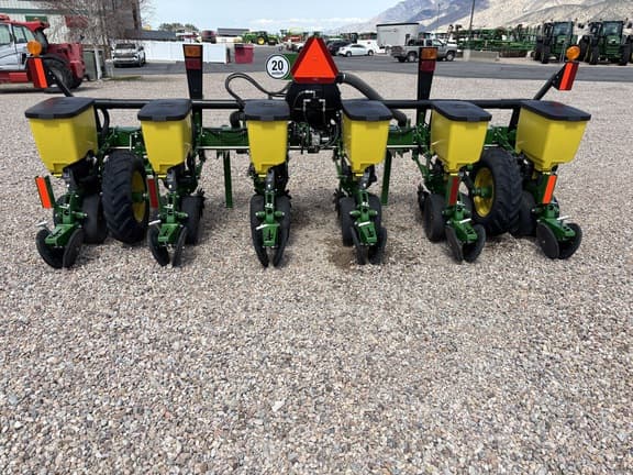 Image of John Deere 1705 equipment image 2