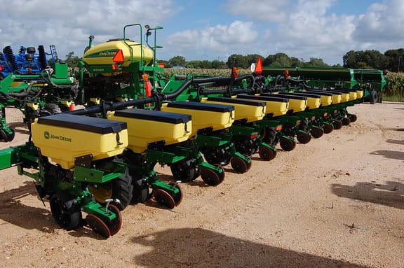 2024 John Deere 1725 Equipment Image0