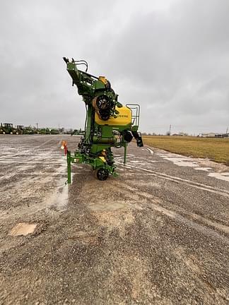 Image of John Deere 1725C equipment image 4