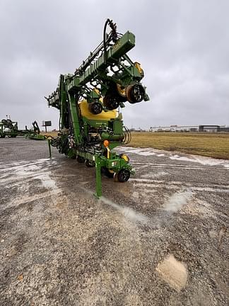 Image of John Deere 1725C equipment image 2