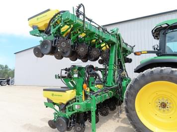 Main image John Deere 1725