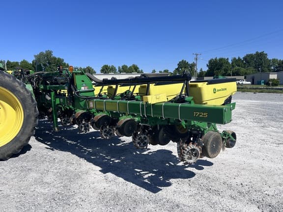 Image of John Deere 1725 Primary image