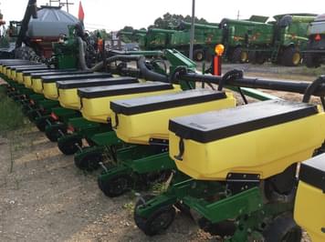 Main image John Deere 1725